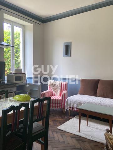 Immeuble de charme, idéalement situé.