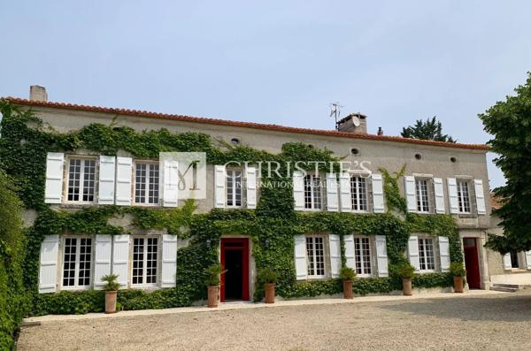 A vendre Maison de Maître du 18e siècle rénovée, à 15 min. d’Angoulême.