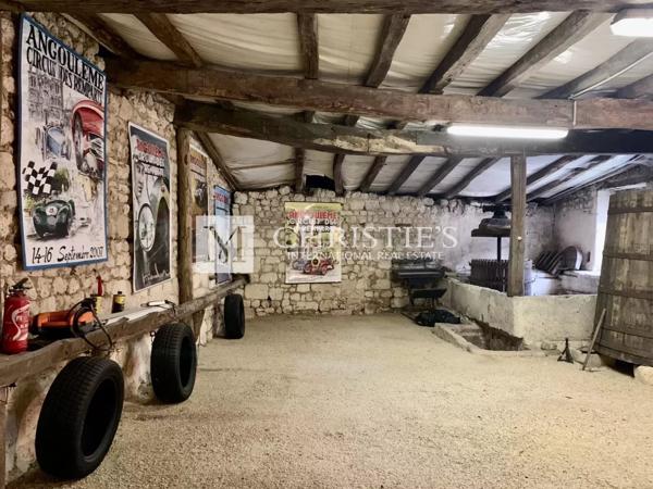 A vendre Maison de Maître du 18e siècle rénovée, à 15 min. d’Angoulême.