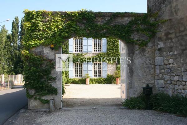 A vendre Maison de Maître du 18e siècle rénovée, à 15 min. d’Angoulême.