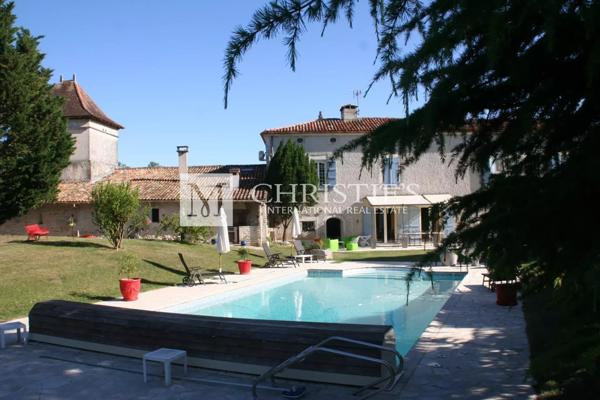 A vendre Maison de Maître du 18e siècle rénovée, à 15 min. d’Angoulême.