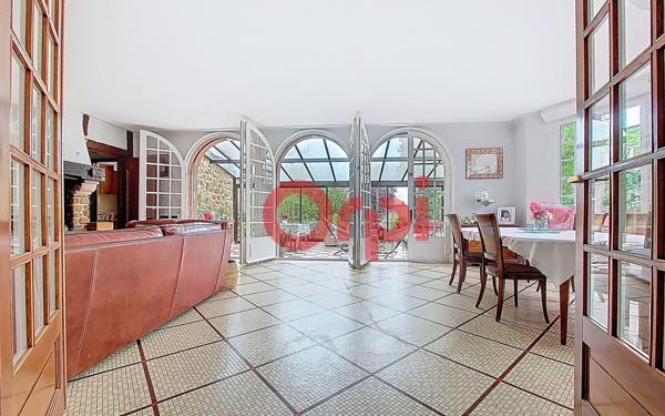 Maison à vendre    8 pièces • 243,49 m2 Yerres