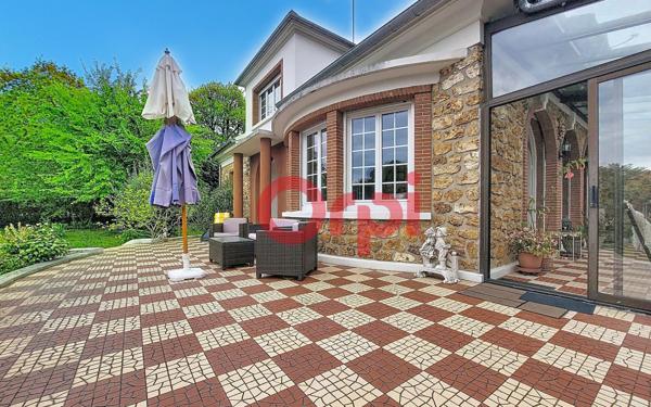 Maison à vendre    8 pièces • 243,49 m2 Yerres