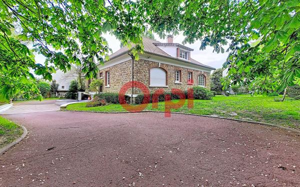 Maison à vendre    8 pièces • 243,49 m2 Yerres