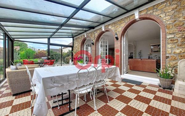 Maison à vendre    8 pièces • 243,49 m2 Yerres