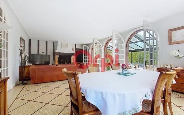 Maison à vendre    8 pièces • 243,49 m2 Yerres
