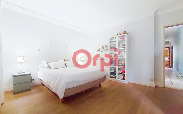 Maison à vendre    8 pièces • 243,49 m2 Yerres