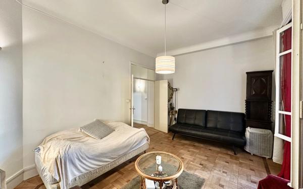 Appartement à vendre    1 pièce • 40 m2 Nice