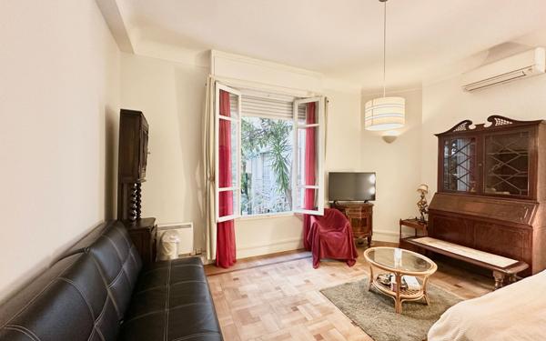 Appartement à vendre    1 pièce • 40 m2 Nice