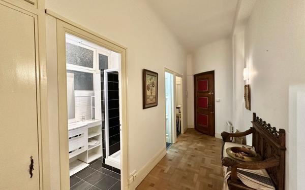 Appartement à vendre    1 pièce • 40 m2 Nice