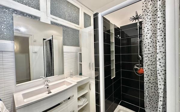 Appartement à vendre    1 pièce • 40 m2 Nice