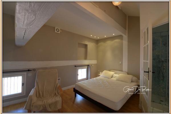 CARCASSONNE Centre ville. Maison de ville T4 71 m²- prête à vivre - Vendue meublée - 94000 €