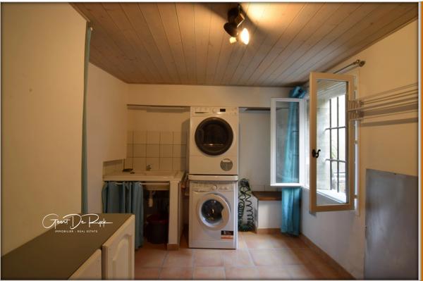 CARCASSONNE Centre ville. Maison de ville T4 71 m²- prête à vivre - Vendue meublée - 94000 €