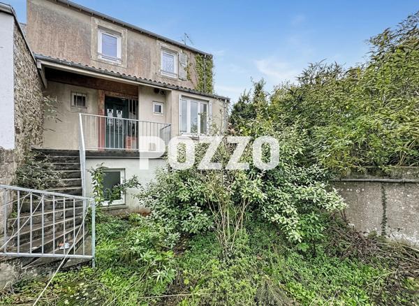 immeuble entier composé de 3 appartements avec cour et caves GRANVILLE