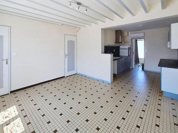 Maison familiale 4 chambres avec un beau potentiel