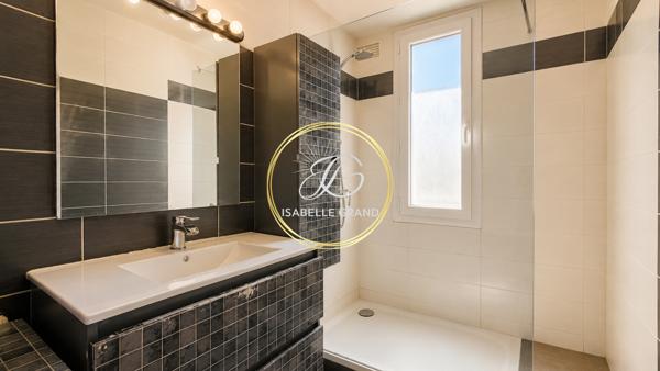 Appartement
         5 pièces
        - 83 m² Exclusivité 99 000 € *