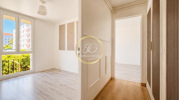 Appartement
         5 pièces
        - 83 m² Exclusivité 99 000 € *