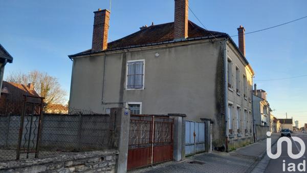 Maison traditionnelle 9 pièces de 242 m² à Brienne-le-Château (10500)