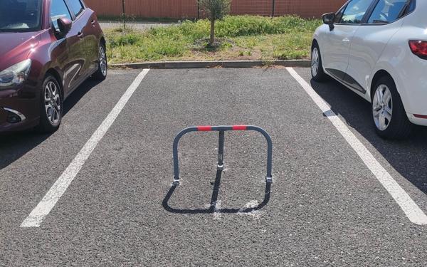 Stationnement à louer