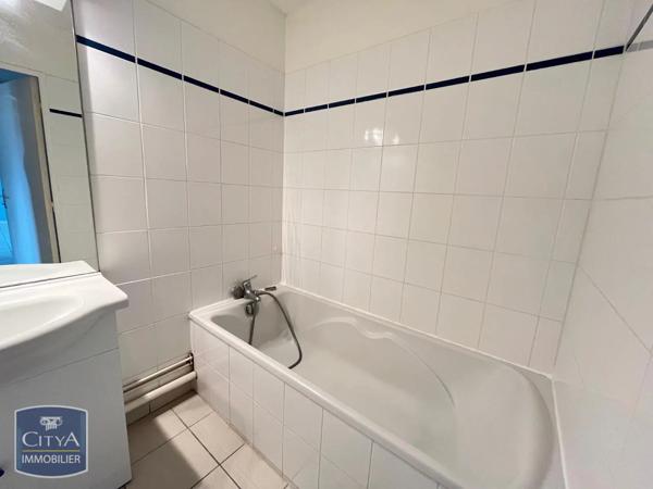Appartement à louer 2 pièces 48.18m² Vierzon (18100)