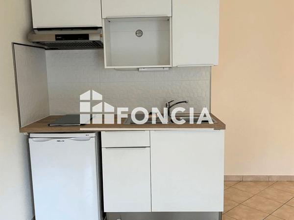 Location Studio 25.3 m² - 36 RUE GATELLIET Melun 77000