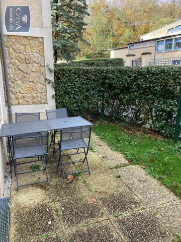 Appartement à louer 2 pièces 46.62m² Versailles (78000)