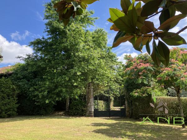 🏡 Une maison pleine de caractère au cœur d’un hameau paisible de Rouzède