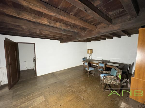 🏡 Une maison pleine de caractère au cœur d’un hameau paisible de Rouzède