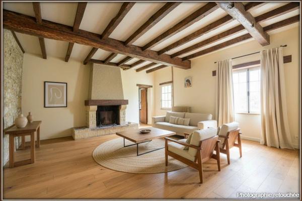Maison de charme avec piscine à Saint-Nexans, France