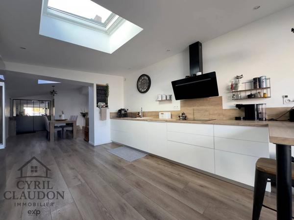 THAIRÉ – À 10 min des plages de Châtelaillon-Plage Maison rénovée – 5 pièces – Suite parentale – Terrasse, piscine & garage