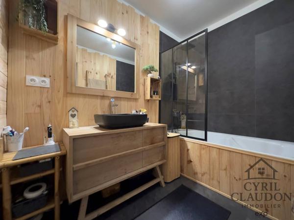 THAIRÉ – À 10 min des plages de Châtelaillon-Plage Maison rénovée – 5 pièces – Suite parentale – Terrasse, piscine & garage