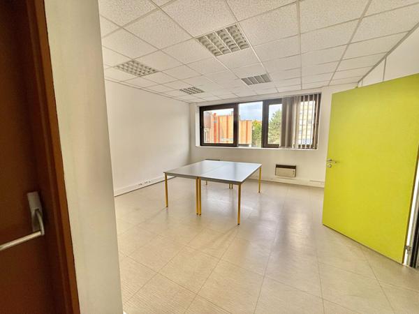 Orleans HYPERCENTRE - Bureaux  90 m² avec stationnement
