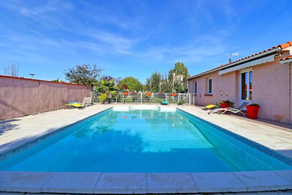 Maison Plain pied Castelginest avec piscine