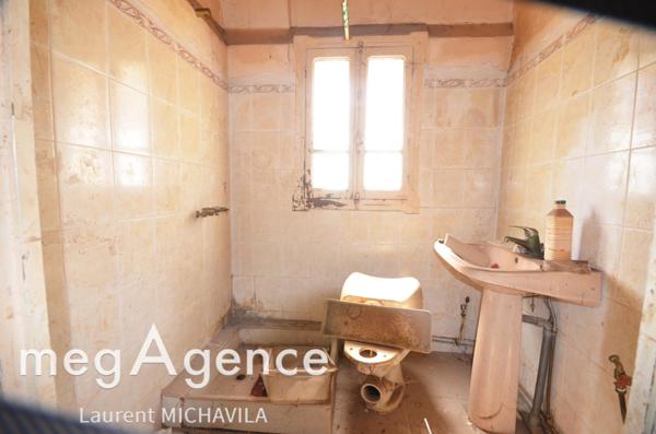 Maison à VILLENEUVE-LES-BEZIERS, 34420 - 12 pièces 300m²