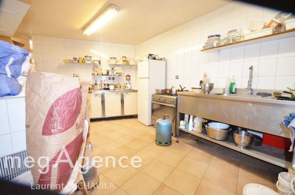 Maison à VILLENEUVE-LES-BEZIERS, 34420 - 12 pièces 300m²