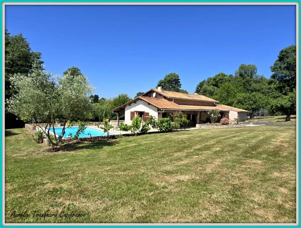Propriété d'exception à vendre 7 pièces BRIZAMBOURG (17) avec vie de plain-pied, terrain de tennis, piscine- TERRAIN DE + 14300m² AVEC ETANG
