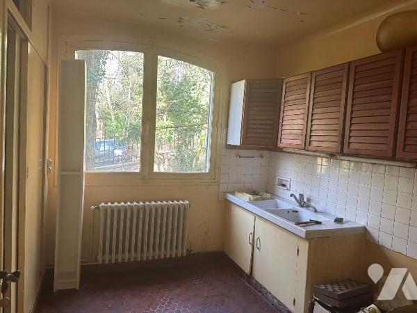 Maison à Vendre à Montmorency (95160) en Val-d'Oise (95), 194 m², 9 pièces, 7 chambres
à renover