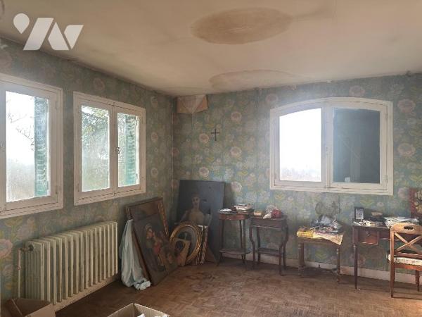 Maison à Vendre à Montmorency (95160) en Val-d'Oise (95), 194 m², 9 pièces, 7 chambres
à renover