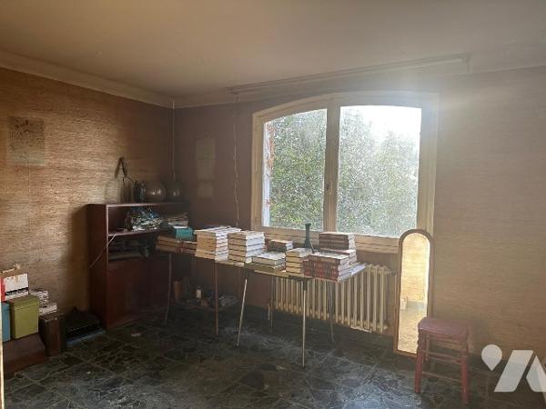 Maison à Vendre à Montmorency (95160) en Val-d'Oise (95), 194 m², 9 pièces, 7 chambres
à renover