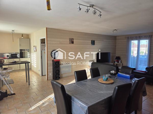 Plain pied trois chambres et un bureau, garage attenant, jardin !