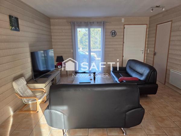 Plain pied trois chambres et un bureau, garage attenant, jardin !