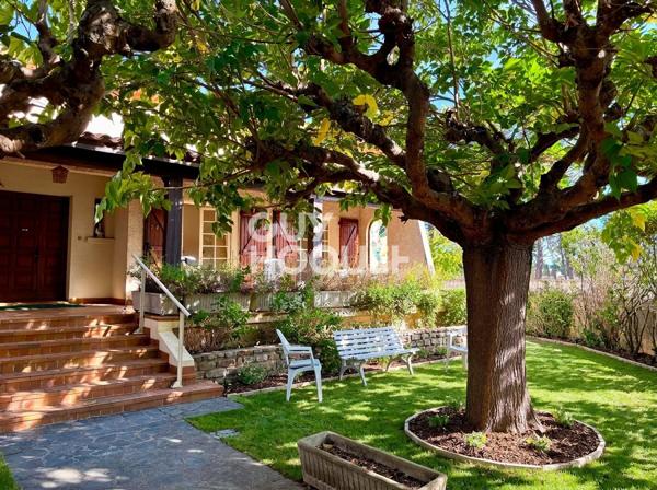 CARCASSONNE - Maison 220 m², 4 chambres, annexes, garage sur terrain 730 m²