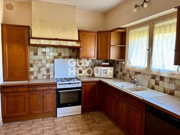 CARCASSONNE - Maison 220 m², 4 chambres, annexes, garage sur terrain 730 m²