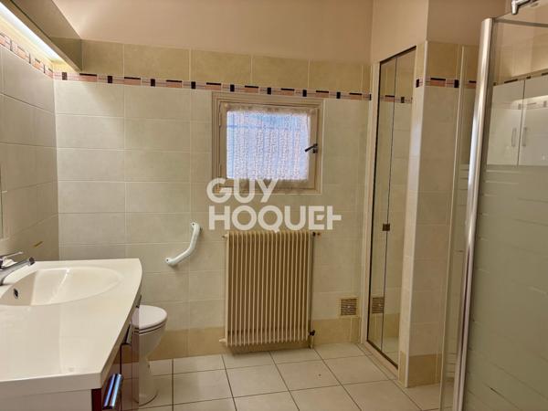 CARCASSONNE - Maison 220 m², 4 chambres, annexes, garage sur terrain 730 m²