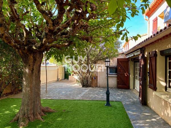 CARCASSONNE - Maison 220 m², 4 chambres, annexes, garage sur terrain 730 m²