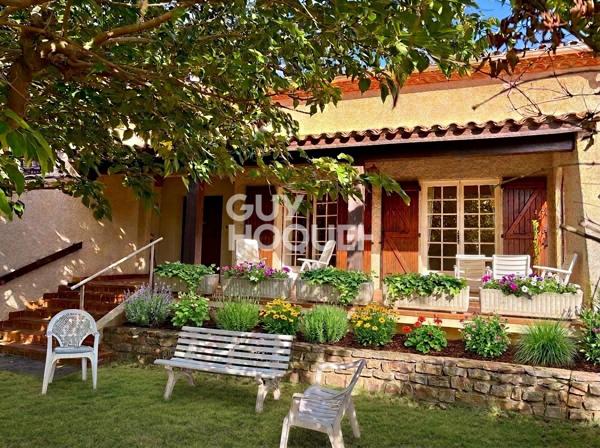 CARCASSONNE - Maison 220 m², 4 chambres, annexes, garage sur terrain 730 m²
