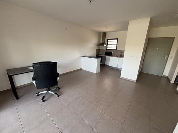 T2 superficie 48 m2 avec terrasse Montabo