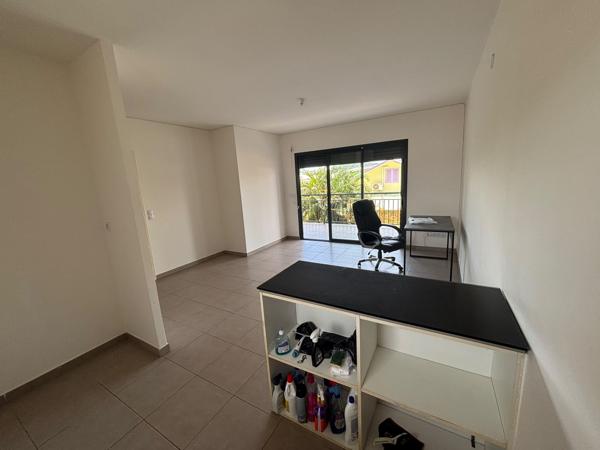 T2 superficie 48 m2 avec terrasse Montabo