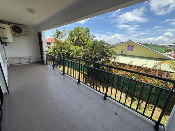 T2 superficie 48 m2 avec terrasse Montabo