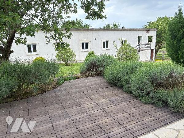 Tonneins- Beau pavillon de 220 m² avec jardin clos de plus de 5500m, dépendance, en sortie de ville